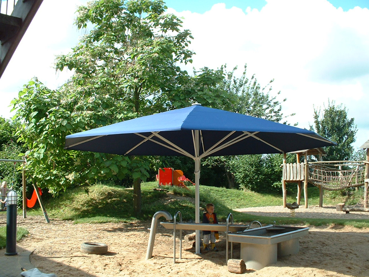 Sonnenschirm Castello von TKS Bauelemente und Sonnenschutz aus Neuss