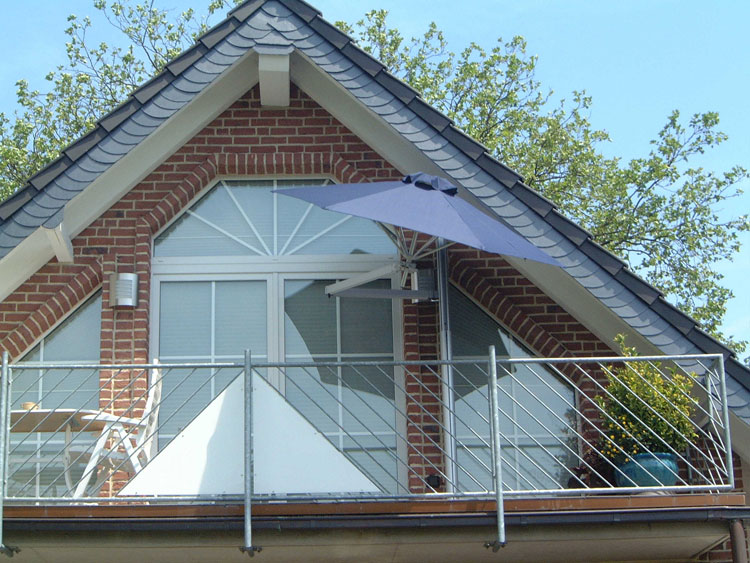 Seitenmastschirme, Sonnenschirme von TKS Bauelemente und Sonnenschutz aus Neuss