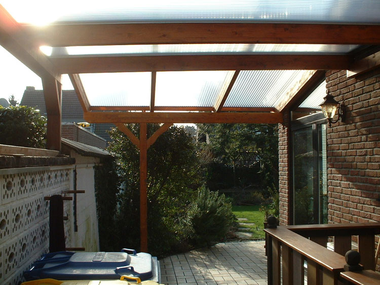 Terassendach aus Holz von TKS Bauelemente und Sonnenschutz aus Neuss